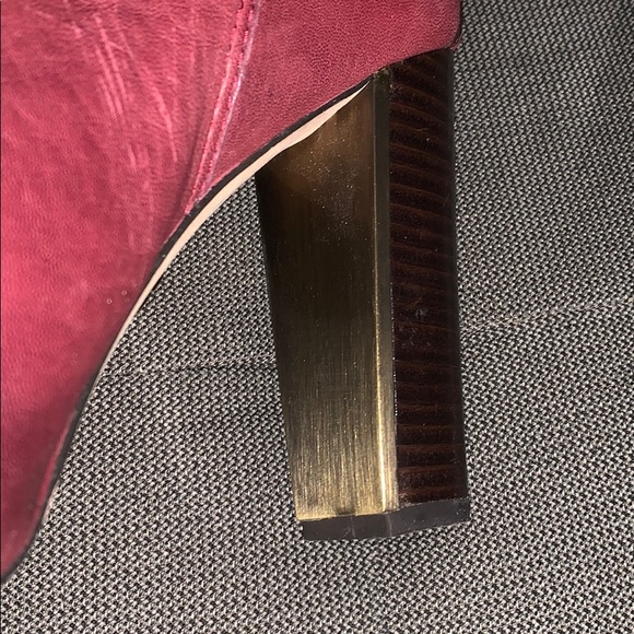 Bcbg maxazria wine ankle booties 9 1/2 worn 1 time - Picture 4 of 6